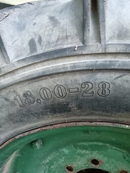 Prodám pneumatiku 13/28 - 1