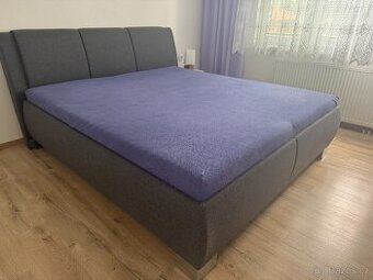 Prodám čalouněnou postel