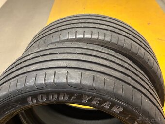 Goodyear F1 Assymetric 225/40 R18