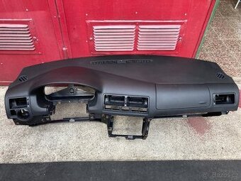 Plubovka – Palubní deska VW Golf - Seat