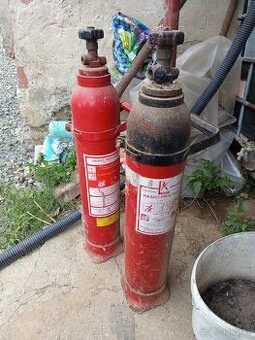 Daruji láhve co2