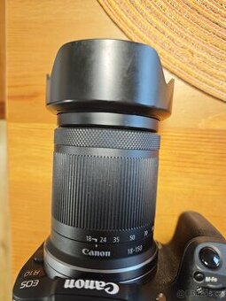 Canon RF-S 18-45 a Canon RF- S 18-150