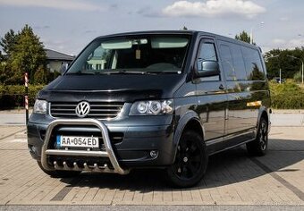 Volkswagen Caravelle 2.5 TDI 128kW (2007).