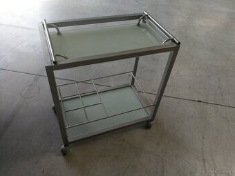 Servírovací vozík