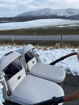 Kočárek pro dvojčata Jedo