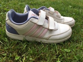 Dívčí tenisky Adidas vel.35-stélka 21,5cm