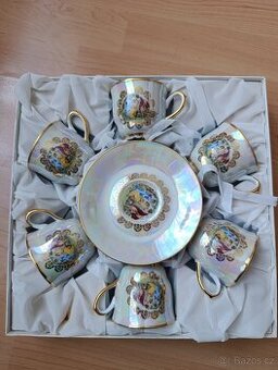 Porcelánová starožitná sada nádobí