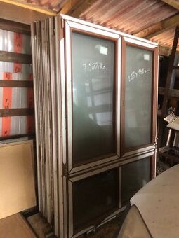 Plastová okna zlatý dub