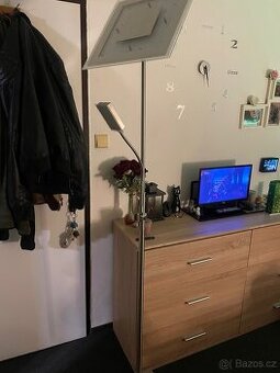 Stojací LED lampa