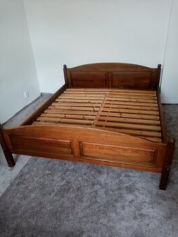 Masivní dřevěná postel 180x200cm