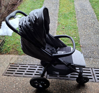 Sportovní kočárek Momi Miya EVA šedý