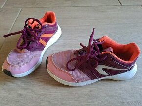 Tenisky nejen do tělocviku stélka cca 22 cm