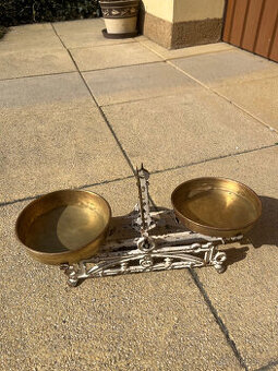 staré kuchyňské váhy