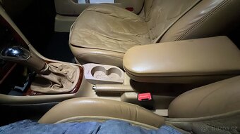 Držák plechovek, nápojů, cup holder, Octavia 1