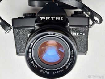 Petri MF-1 s objektivem CC Auto Petri 1,8/55 - sleva
