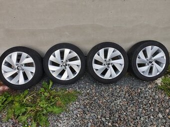 Originální ALU sada R 17 VW Golf 8