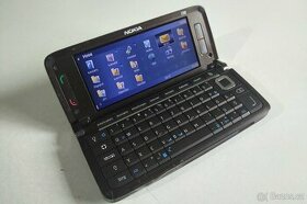 Nokia E90 - plně funkční, baterie vadná, drobné nedostatky