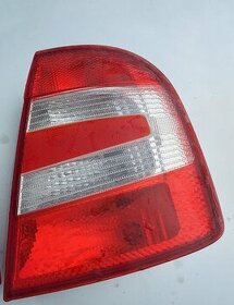 Škoda Fabia 1 " Facelift " 5dv - pravé zadní světlo