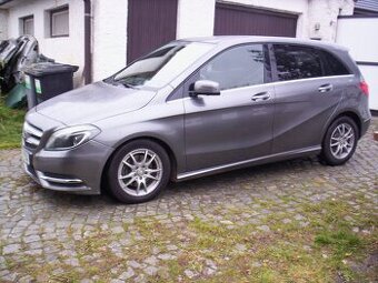 Mercedes-Benz B180 i, 1.6i,  115kW, Blue Efficiency