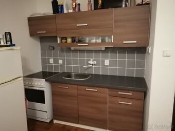 Pronájem bytu 1+kk s balkónem, Holý vrch