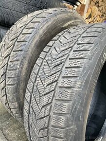 2ks zimní pneu Vredestein 215/60R17