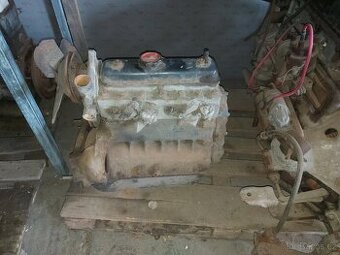 Renault 4 motor - 1