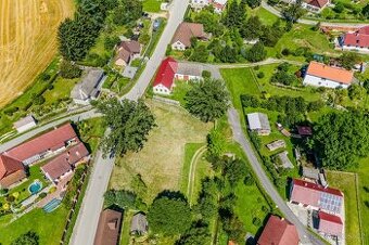 Stavební pozemek 1290 m2 s inž. sítěmi, Lodhéřov, JH - 1