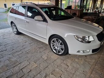 Škoda superb combi 2L 103kw r.v. 2011