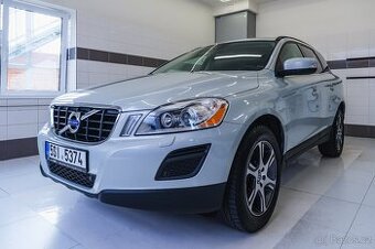 Volvo XC60 2.4 D AWD/AT,nez.top,tažné,kamera,panorama