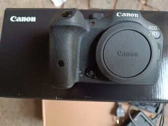 Canon EOS R7 v záruce