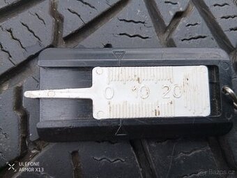 Zimní pneu 205/55/16