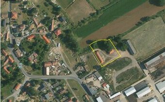 Pozemky a budovy v průmyslové zóně, 3km od K.Hory