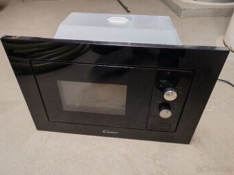 Vestavná mikrovlnka