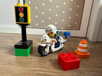 LEGO Duplo 5679 Policejní motorka