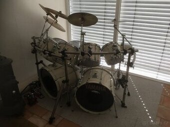 Rozsáhlá bicí sada - YAMAHA - řada 9000 Power Recording Cust