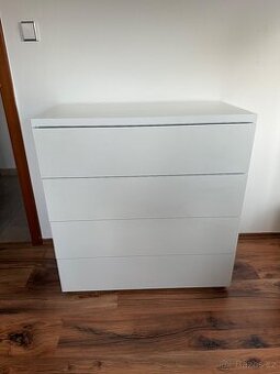 Komoda - bílá lesklá