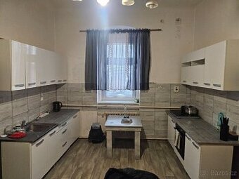 Pronájem bytu 3+1, 91m2 + 65m2, Moravský Beroun - 1