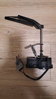 Stérač světlometu Saab 900 og