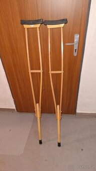 Podpažní berle dřevěné - pár