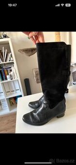 Černé vysoké dámské kozačky na zip