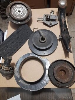 TRABANT RŮZNÉ NÁHRADNÍ DÍLY.