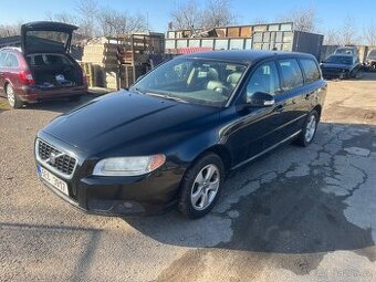 Volvo V70 III 2.4 D5 136 kW - díly z vozu