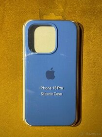 Modrý silikonový obal na iPhone 15 Pro s logem