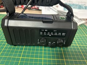 multifunkční rádio s powerbankou 10000mah - 1