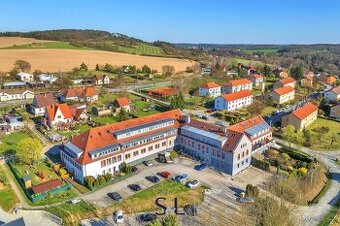 Mezonetový byt 3+kk s dvěma parkovacími místy, sklepem a níz