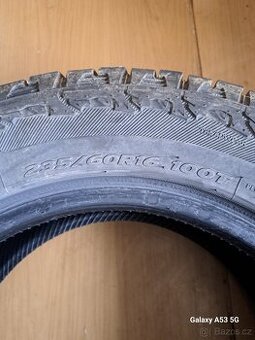 235/60 R16
