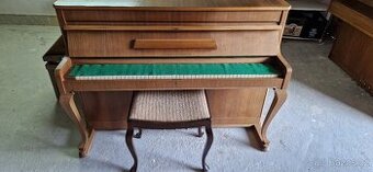 Piano August Förster chippendale - Petrof - 3 ped REZERVACE