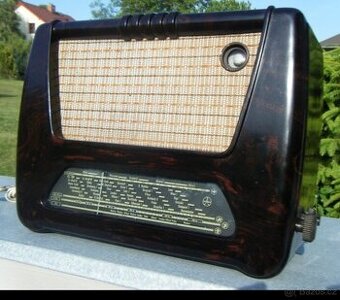 Tesla 402U Accord rádio - poptávka