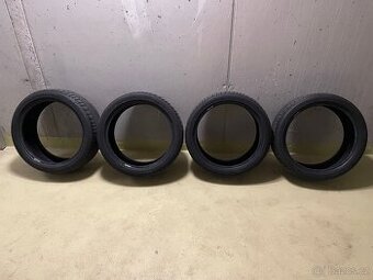 Letní pneu BRIDGESTONE POTENZA 215/40 R17 téměř nové