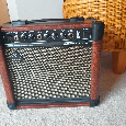 Akustické 15W kombo Behringer Uitracoustic AT108